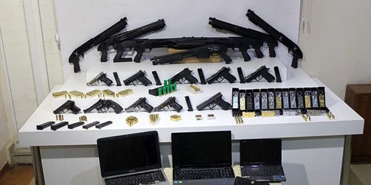 Eyüp’te suikast silahları bulundu!