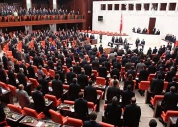 “Meclis’in üçüncü partisinin fiilen kapatılacağından endişeliyiz”