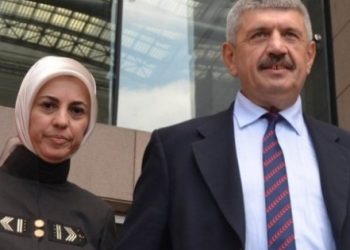 ​Merve Kavakçı’nın eski eşinden AKP’ye sert sözler!