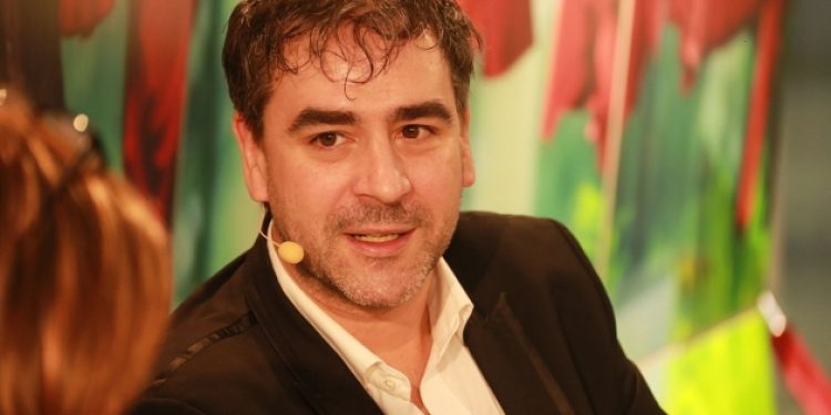 ​Die Welt muhabiri Deniz Yücel tutuklandı!