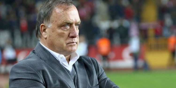 Dick Advocaat istifa kararı aldı ama…