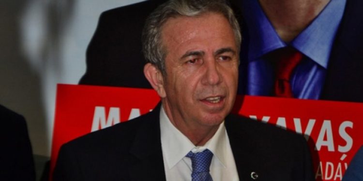 Mansur Yavaş referandum için sokağa çıkıyor