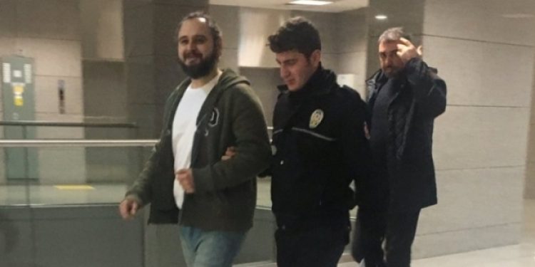 Gazeteci Tunca Öğreten cezaevinde evlendi