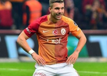 Galatasaray Podolski’yi KAP’a bildirdi!