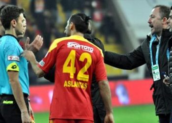 Sergen Yalçın sahaya atladı