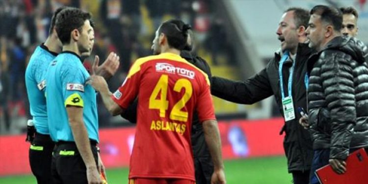 Sergen Yalçın sahaya atladı