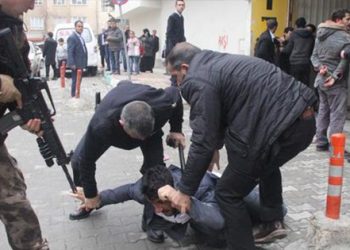 Bakan’ın önünde meydan kavgası!