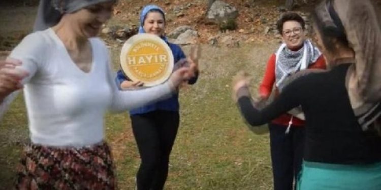 Egelilerden referandum şarkısı: ‘Hayır decez gari’