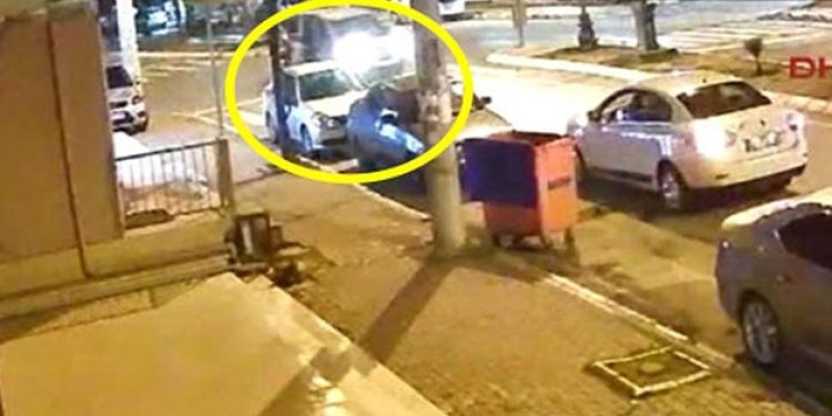 Kocasına kızdı, bebeğiyle araçtan atladı!