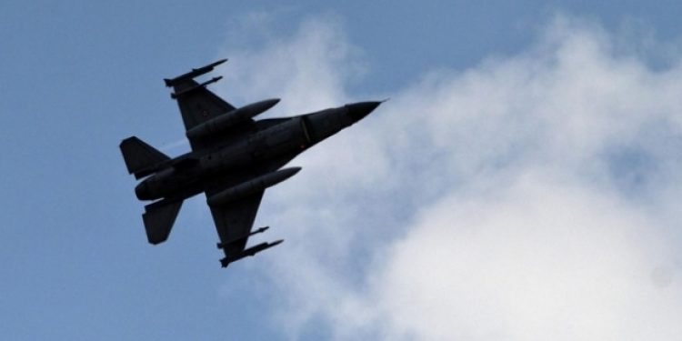 Suriye’ye ait savaş uçağı Hatay’a düştü!