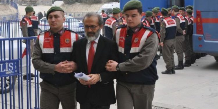 Vasiyetindeki ‘burs’ nedeniyle terörden yargılanıyor!
