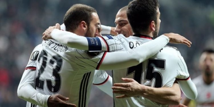 Beşiktaş’la eşleşen yanıyor!