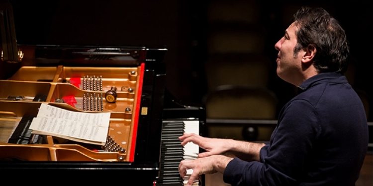 Skandal! MEB Fazıl Say’ı müfredattan çıkardı!