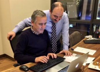 “Davutoğlu’nun trollerine sahip çıkıyor!”