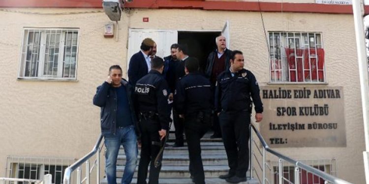 İstanbul’da silahlı PTT soygunu!