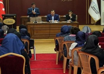 Liseler AKP binası oldu!