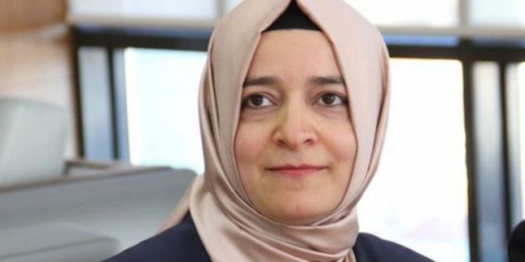 Bakan Kaya İstanbul’a geldi