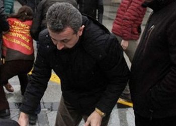 AKP’lilerden Norveçli gazeteciye linç girişimi