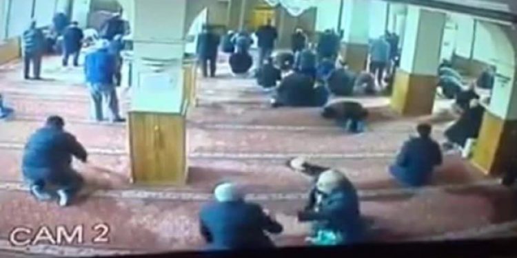 Bağış paralarını çalmaya çalışan şüpheliye dayak