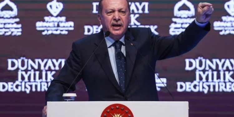 Financial Times: AB ile gerilim Erdoğan için lütuf oldu