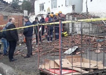 Ankara’da gecekondu çöktü