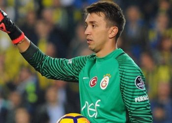 İngiliz devi Muslera’nın peşinde
