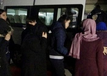 3 çocuk annesi kadına emniyette işkence!