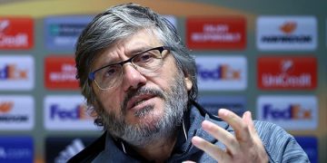 Tahtı bıraktı! Flaş istifa