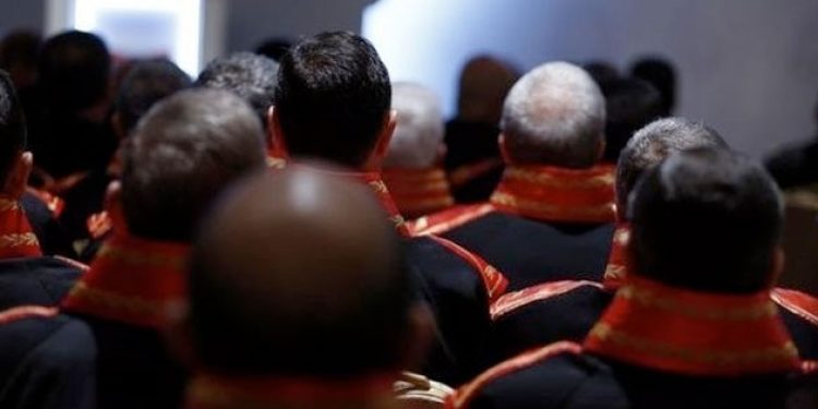 İhraç edilen hakim savcılar için gözaltı kararı!