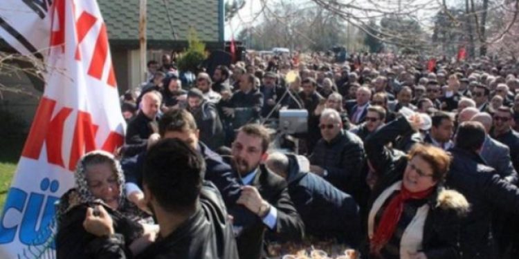 Meral Akşener’in toplantısına saldırı