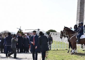 Erdoğan: Atların cinsi ne? Komutan: Hollanda cinsi