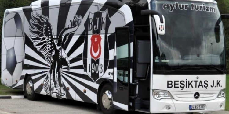Antalya’da Beşiktaş otobüsüne saldırı
