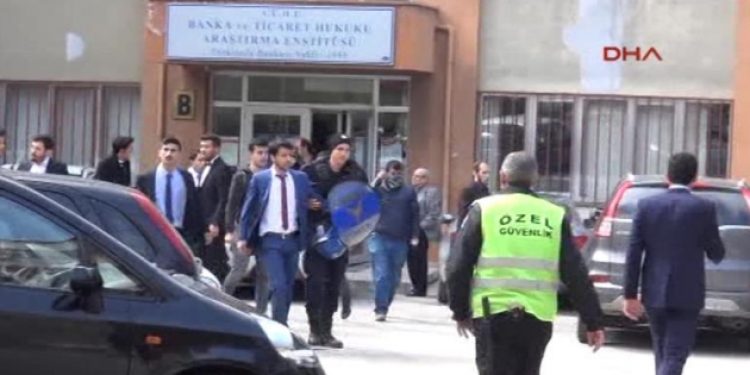 Ankara Üniversitesi Cebeci kampüsü karıştı: 4 yaralı!