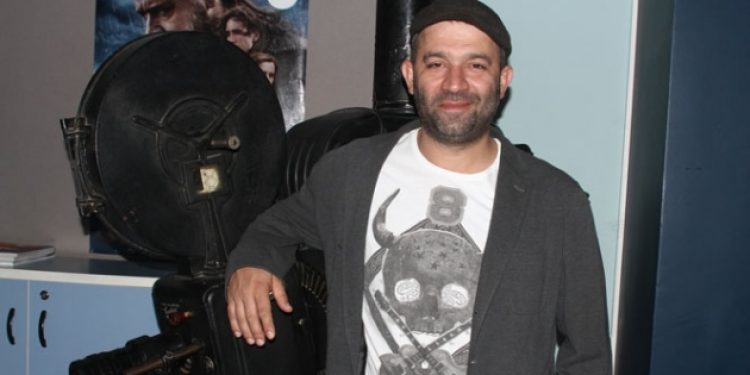 Şevket Çoruh 22 yıllık birikimini tiyatroya yatırdı