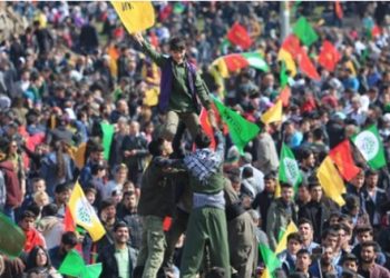 Diyarbakır Newrozu’u on binlerle başladı