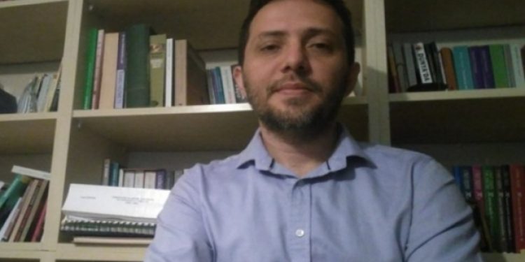 İhraç edilen akademisyen staja başladı