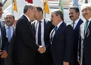 Saray, Destici’yi nasıl “evet”çi yaptı?