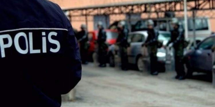 Çok sayıda polise operasyon