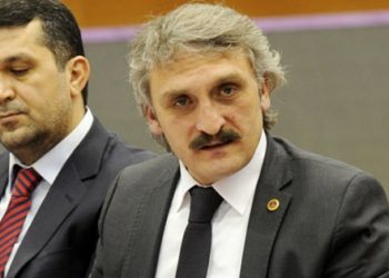 AKP’nin ‘Yeliz’ kod adlı vekiline liselilerden protesto