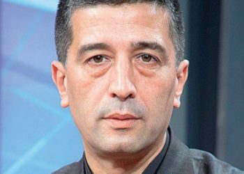 Yalçın Çakır canlı yayında kalp krizi geçirdi!