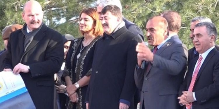 ​AKP’li başkan, Soylu’yu böyle anons etti: Kargaşanın, terörün, kaosun mimarı…