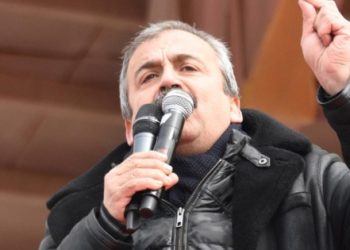 Sırrı Süreyya Önder: Kandil’e bombardımanı Adalet Bakanı durdurdu