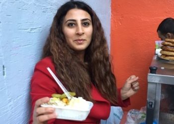 Öğretmenlikten sokak pilavcılığına..