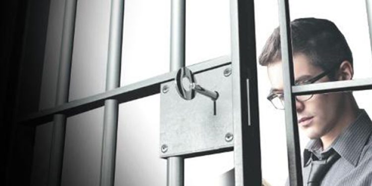 Eğitimi de tutukladılar!