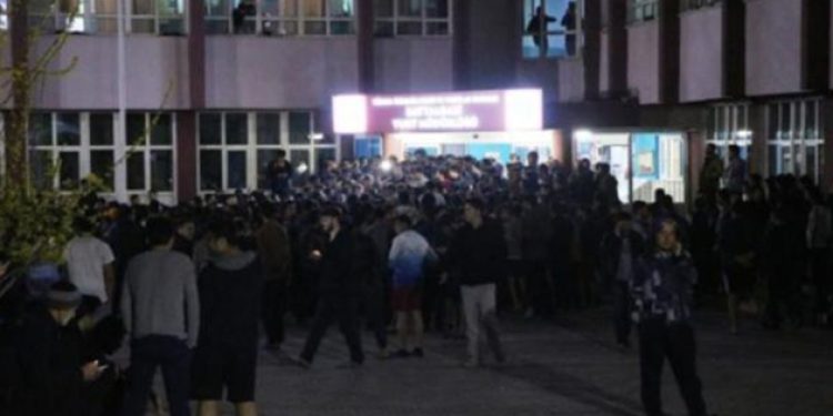 Öğrenci yurdunda yemek isyanı