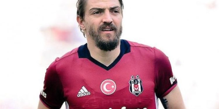 Caner Erkin transferini resmen açıkladı