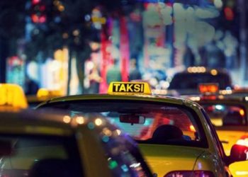 Yolcu alma kavgasında kan aktı