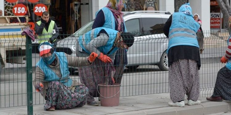 Başbakan gelecek diye tellerin tozunu aldılar