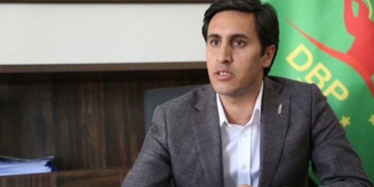 Kamuran Yüksekdağ’a hapis ve yakalama kararı