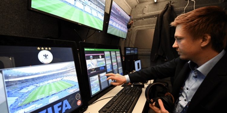 Futbol oyunu kökten değişti!